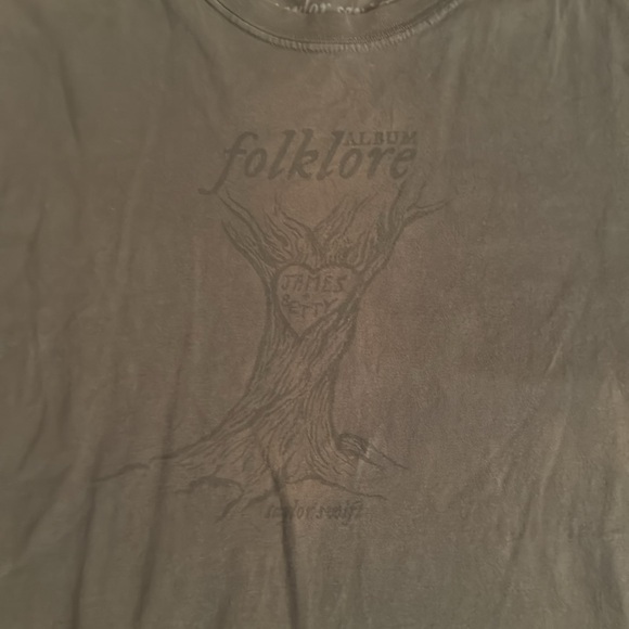 Taylor swift showed up at your party - Picture 2 of 4